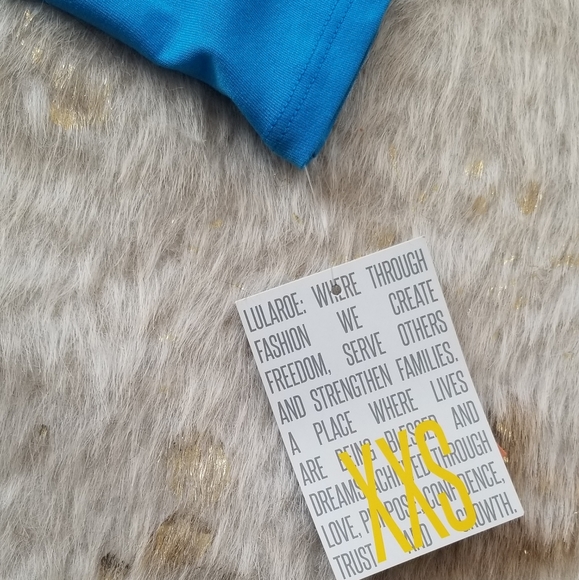 LuLaRoe Irma Tunic - Picture 3 of 8